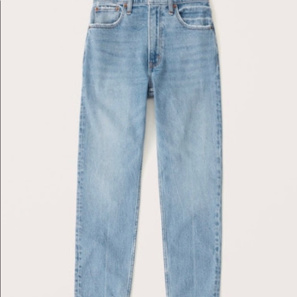NWOT- Abercrombie ultra high waisted straight ankle jeans curve love